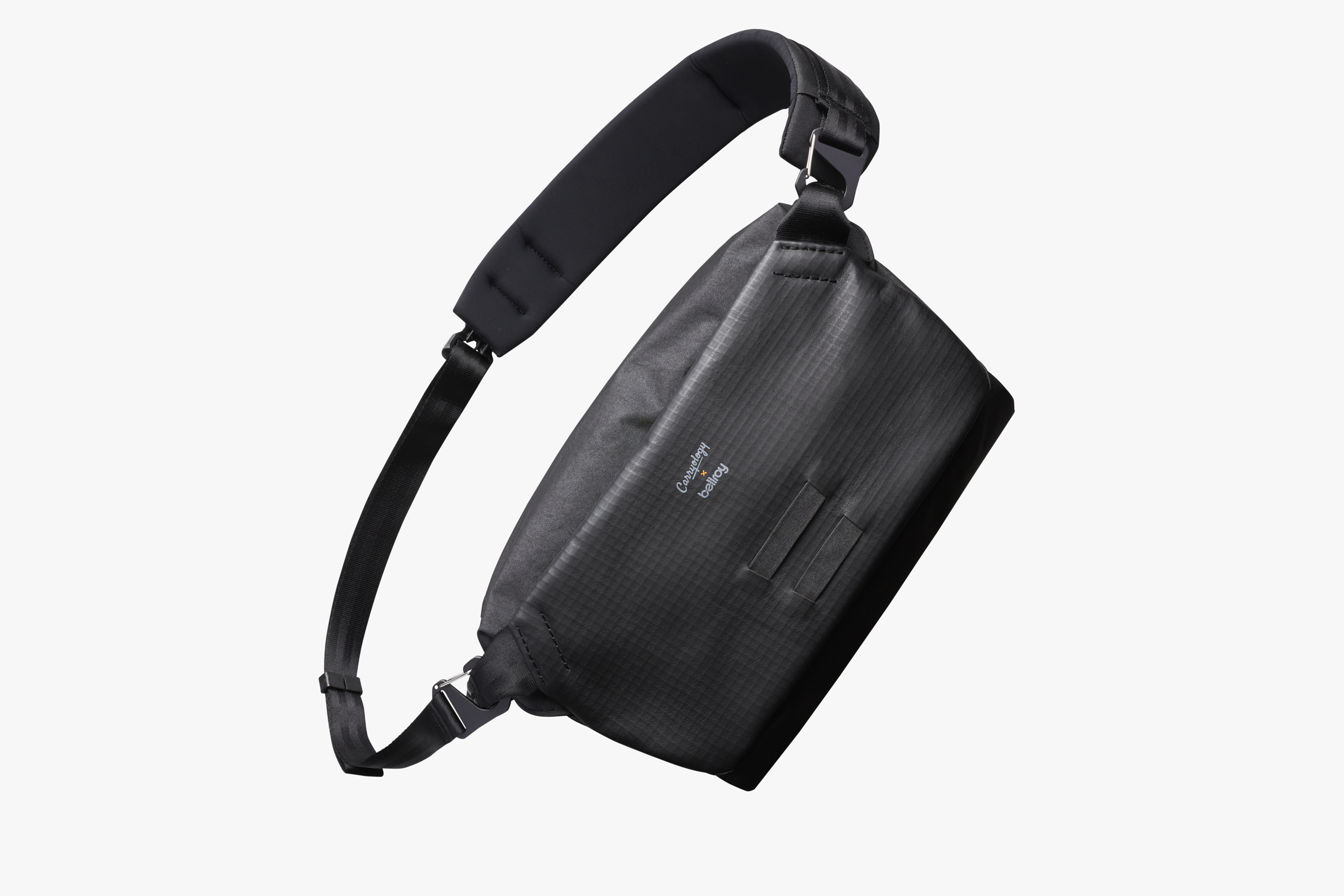 Chimera Sling | 数量限定のCarryology x Bellroy ボディバッグ（容量 ...