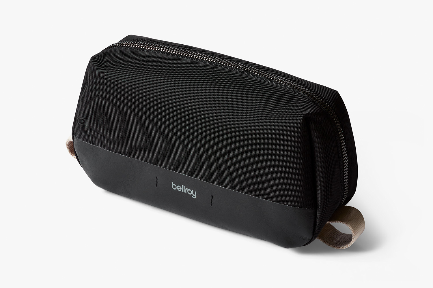 Dopp Kit Premium, Leather toiletry bag with easy-clean lining, Bellroy