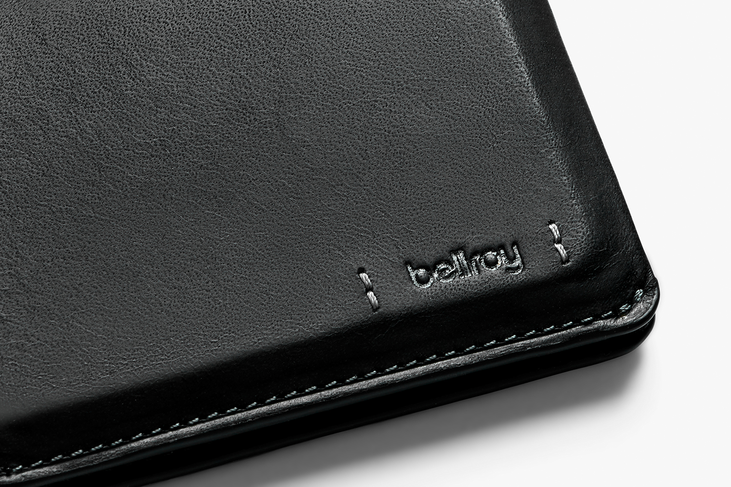 Slim Sleeve – Premium Edition｜洗練されたレザーの薄型二つ折り財布 