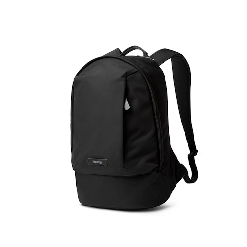Classic Backpack Plus | 16インチのノートPCが収まる便利なバック