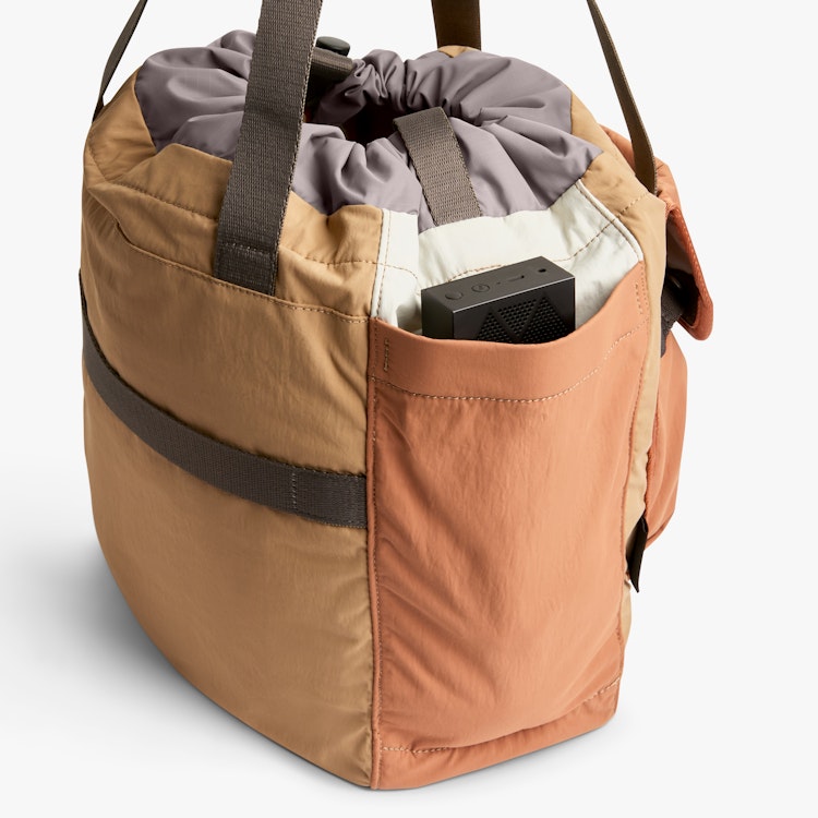 Cinch Tote 16L | 普段使いに最適なカジュアルトートバッグ Cinch Tote 16L | 普段使いに最適なカジュアルトートバッグ