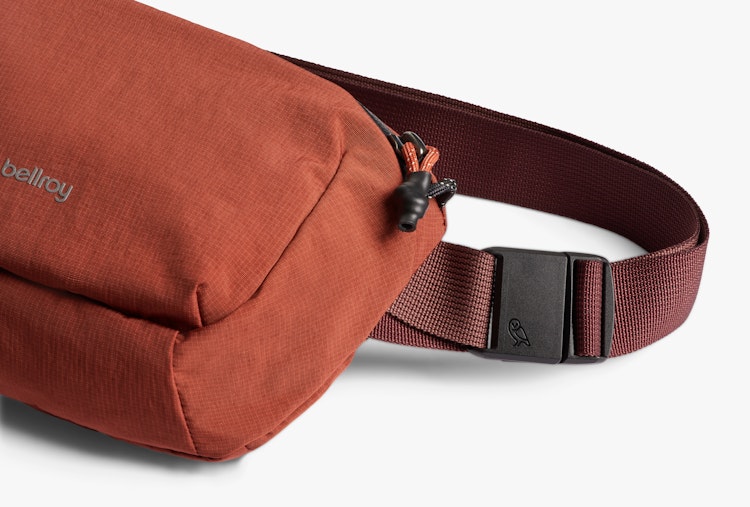 Lite Belt Bag | 使い勝手抜群のボディバッグ、ウエストポーチ