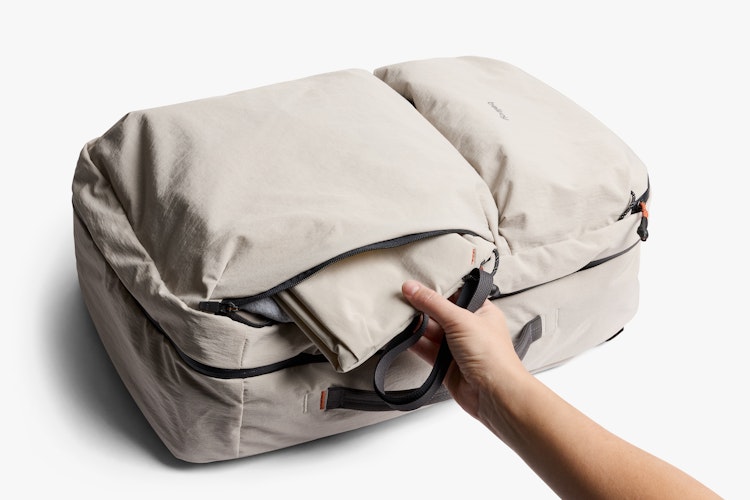 バッグ Bellroy Lite Travel Pack 30L Ash Lite Travel Pack | 容量30L/38Lの機内持ち込み可能なリュック