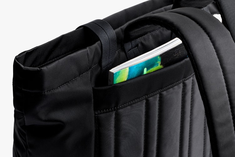 bellroy オレンジ バックパック メッシュポケット付き bellroy オレンジ バックパック メッシュポケット付き - メルカリ