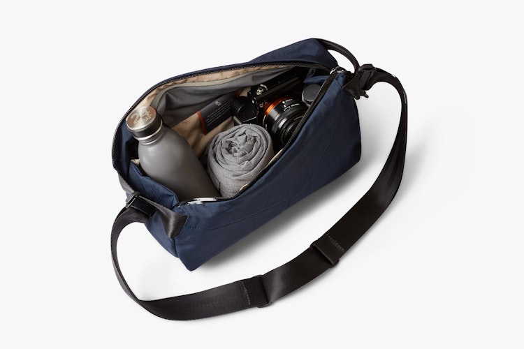 Venture Sling 9L | 一日中外で過ごす日に最適な大容量のクロスボディ  