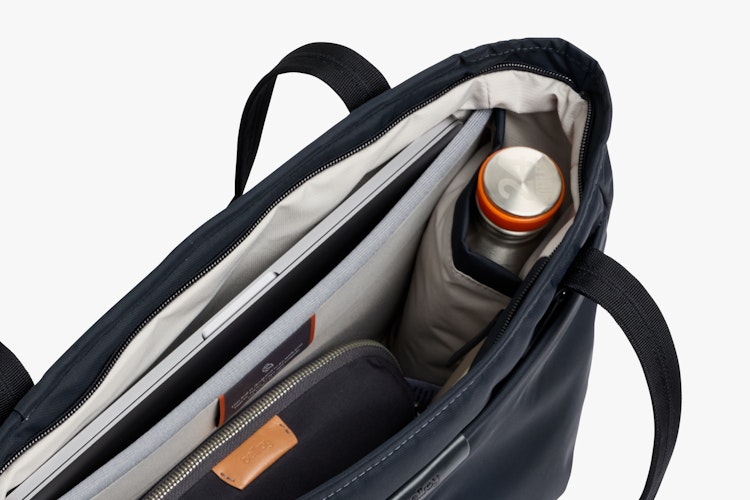 Tokyo Wonder Tote | ノートPCも収納できるスマートなビジネストート