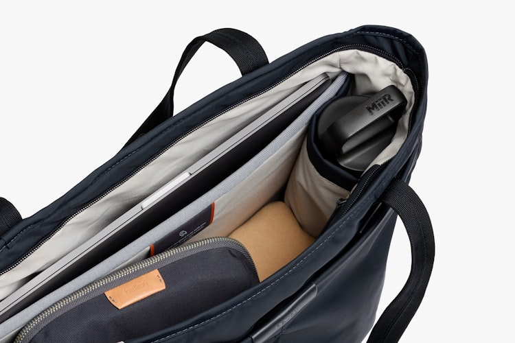 Tokyo Wonder Tote | ノートPCも収納できるスマートなビジネストート