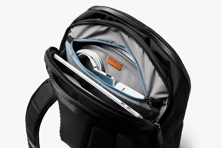 Transit Backpack | ノートPCが収まるビッグサイズのトラベルバックパック | ベルロイ