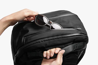 Transit Backpack Plus | ノートPCが収まるビッグサイズのトラベル