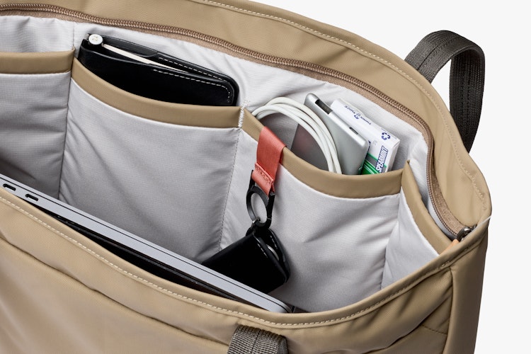 Tokyo Tote | ノートPCが収まる万能トートバッグ | ベルロイ