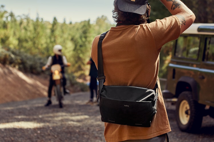 Venture Camera Sling 10L | 機材をさっと取り出せるカメラバッグ