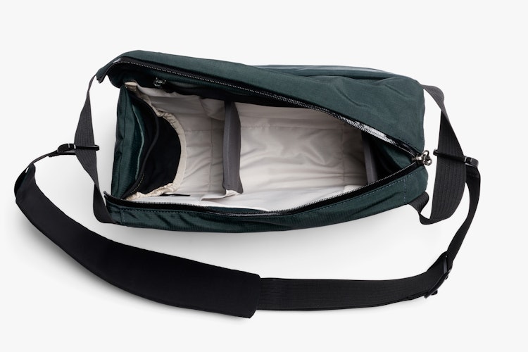 Venture Camera Sling 10L | 機材をさっと取り出せるカメラバッグ