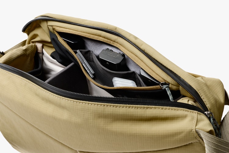 Bellroy ベルロイ Venture 10L カメラショルダー ボディバッグ 31jORBnH0fL._AC_UL240_SR240,