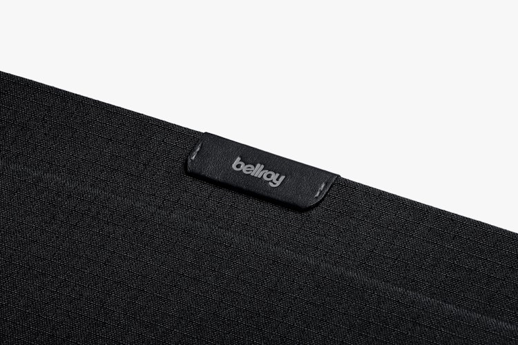 Laptop Sleeve | 取り出しやすく優れた保護性を備えたノートPC