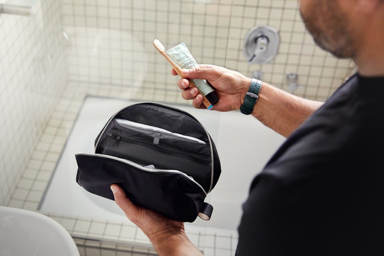 Toiletry Kit Plus | 大きめサイズのトラベルポーチ | ベルロイ