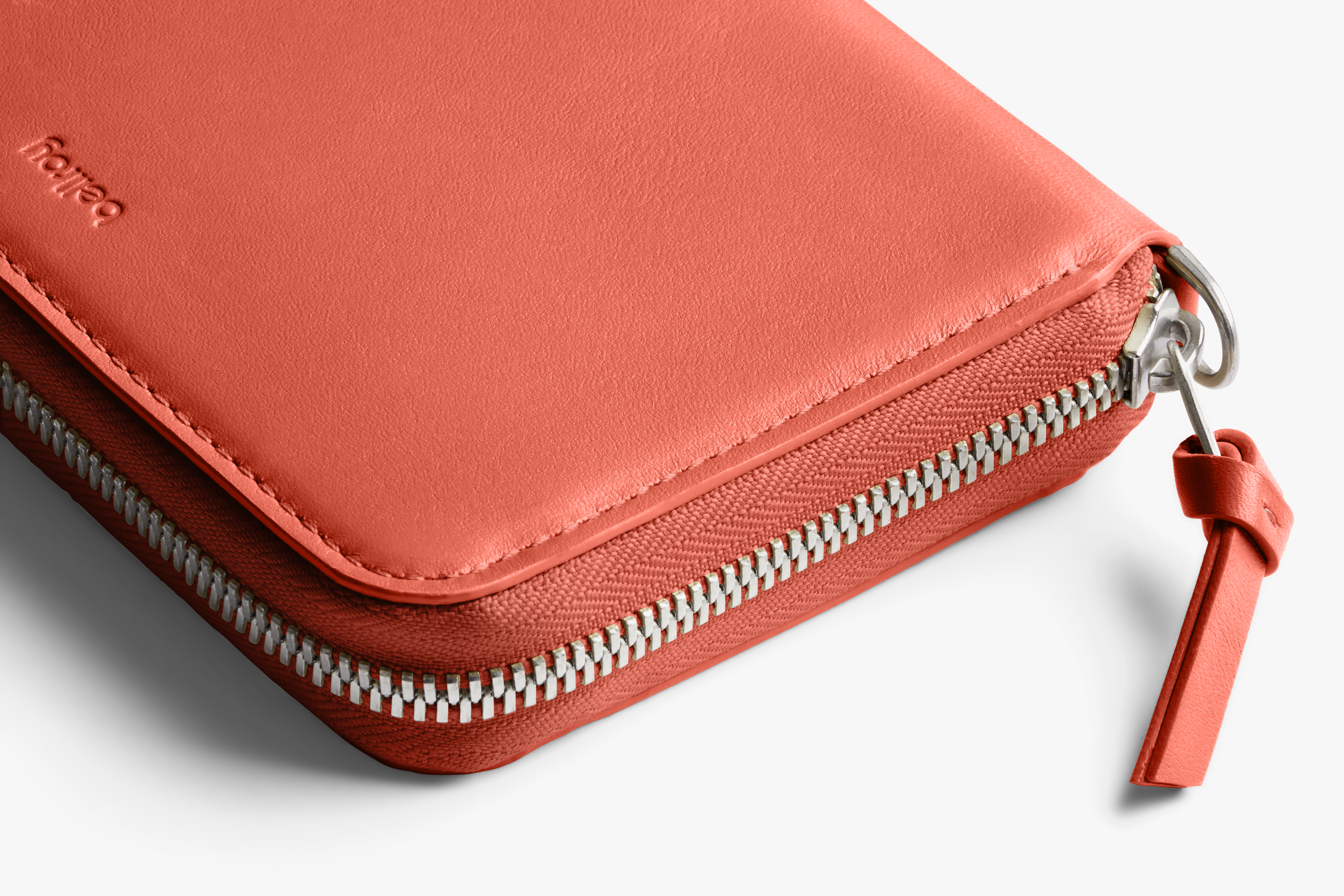 Folio Wallet | レザーの二つ折り財布・コンパクトクラッチ | ベルロイ