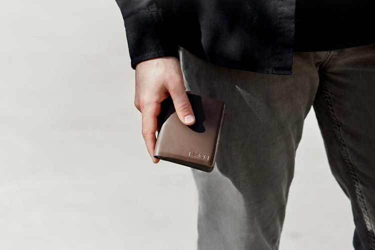 Note Sleeve – Premium Edition | レザーの薄型二つ折り財布