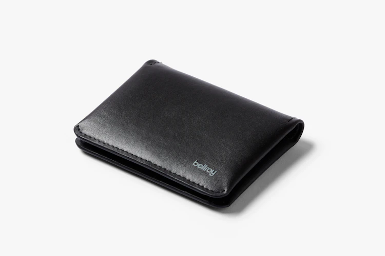 Slim Sleeve – MIRUM® Edition | 植物由来素材の薄型二つ折り財布 