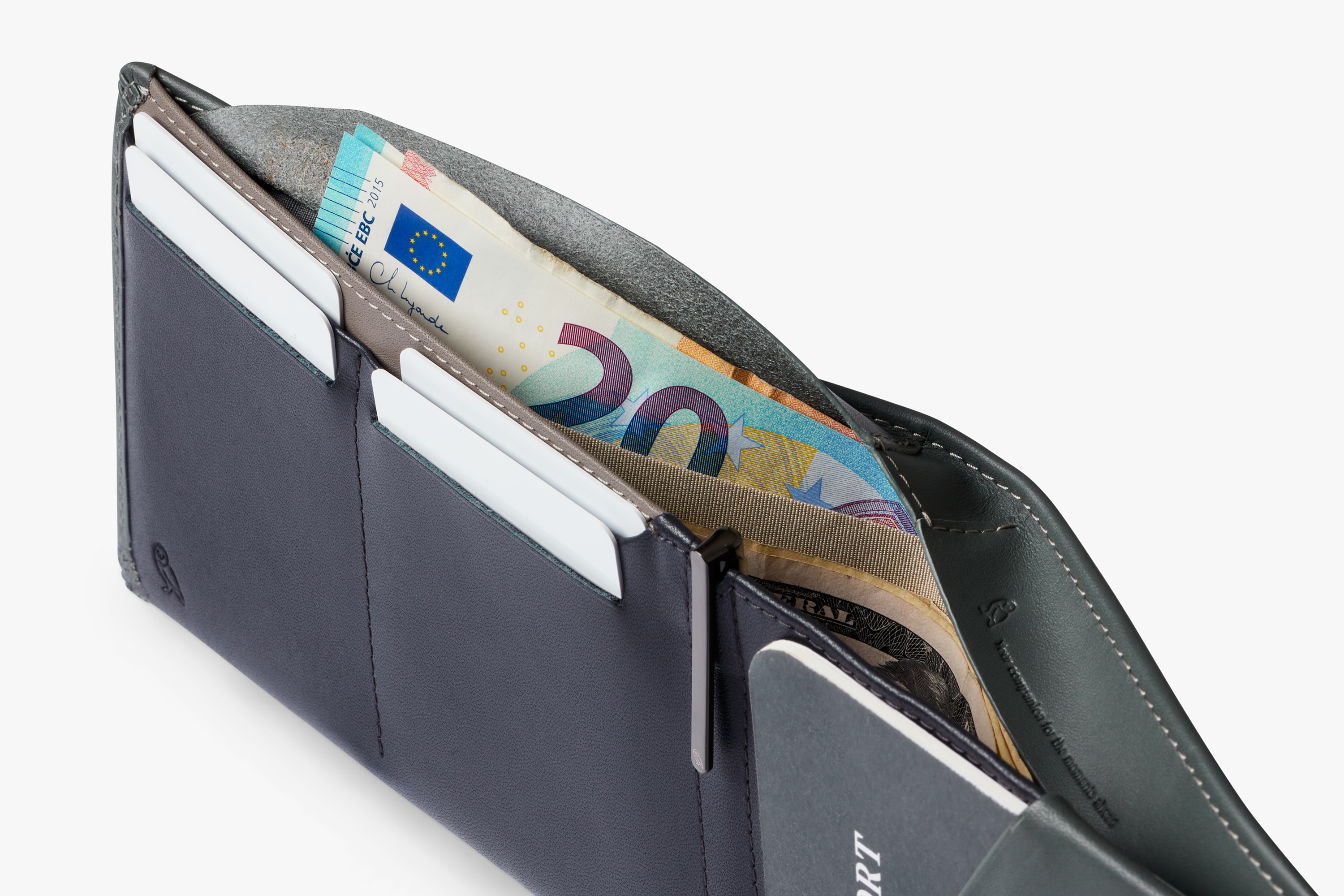 Travel Wallet: RFID保護付き レザー製 パスポートホルダー、カバー＆スリーブ | ベルロイ