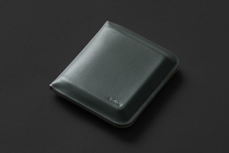 Apex Note Sleeve | 成形レザーを使用した二つ折り財布 | ベルロイ