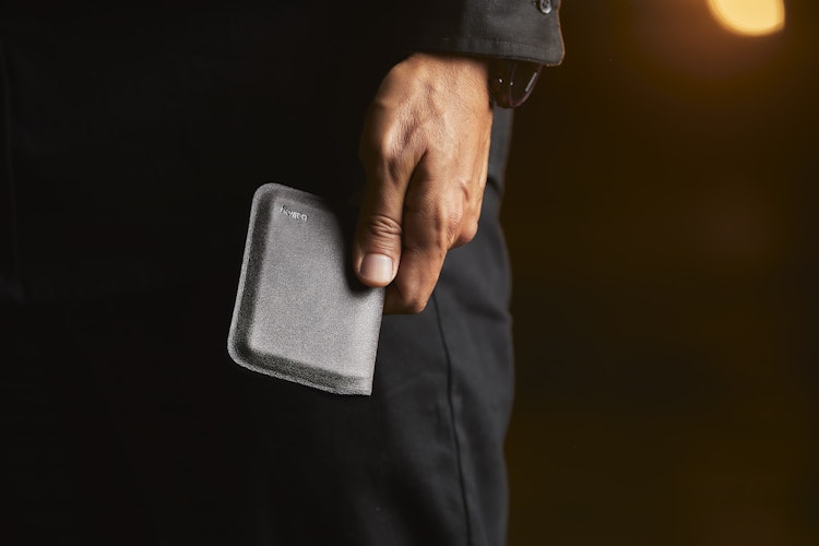 Apex Slim Sleeve | スリムモールドレザー財布 | ベルロイ