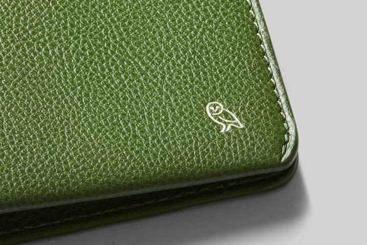 Travel Wallet – デザイナーズエディション | 保護機能搭載のレザー