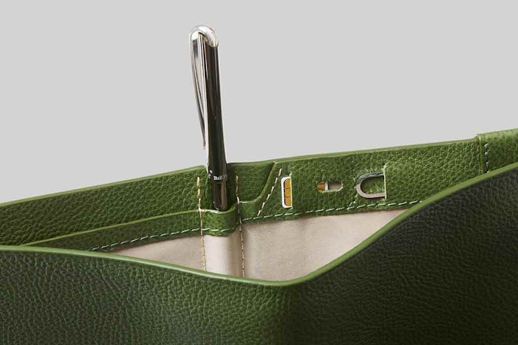 Travel Wallet – デザイナーズエディション | 保護機能搭載のレザー