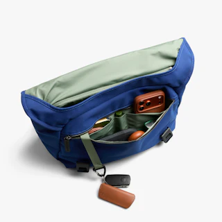 Classic Messenger | Laptop Messenger Bag | Bellroy