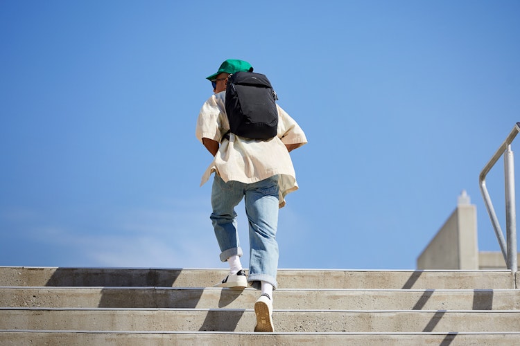 bellroy Lite Ready 軽量構造 バックパック18L チョーク Amazon.co.jp: [Bellroy] Lite Ready Pack 容量18L 軽量構造