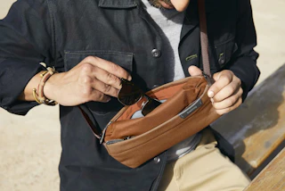 バッグ Bellroy Mini Sling Bag Sling Mini | Unisex Sling Bag, Water-Resistant Materials | Bellroy