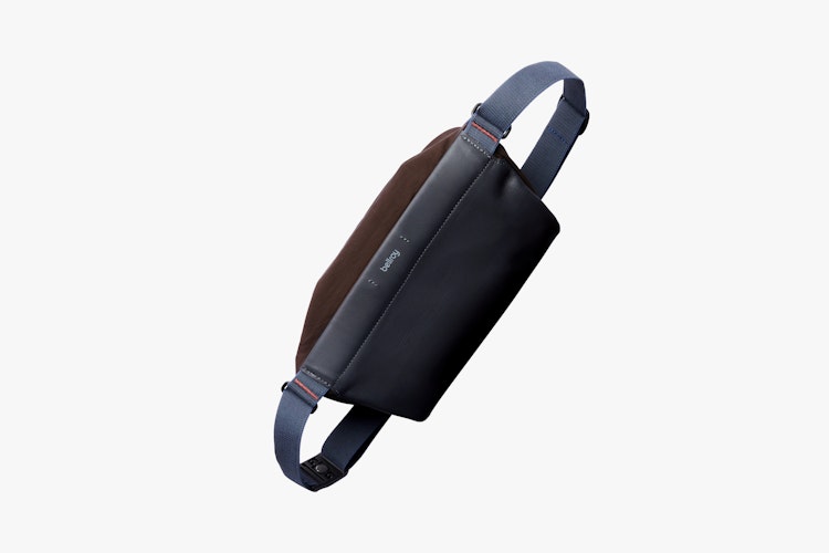 bellroy ベルロイ Sling Mini Premium 4L ブラック Sling Mini Premium | Unisex Sling Bag, Premium Leather | Bellroy