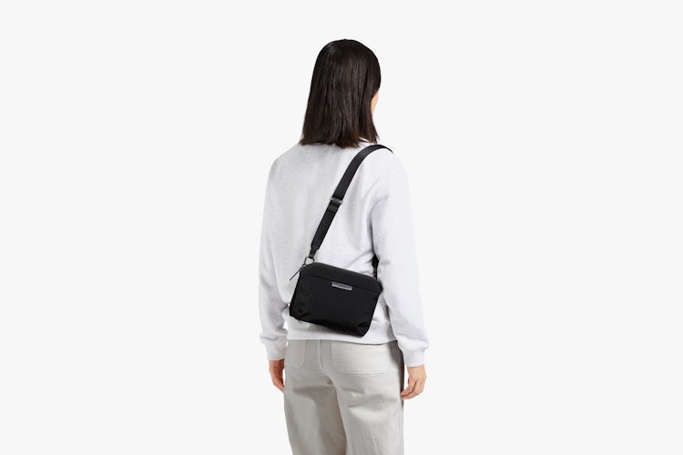 MINIME TOKYO CROSS CARRY BAG Sサイズ ブラック Metro Mini Crossbody, Vegan Leather Shoulder Bag | Monos Luggage