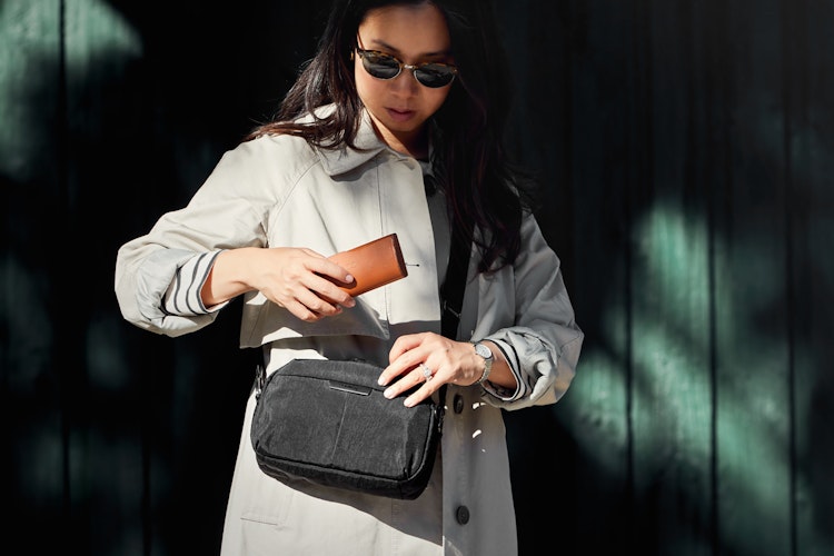 MINIME TOKYO CROSS CARRY BAG Sサイズ ブラック Tokyo Crossbody | Organized Crossbody Camera Bag | Bellroy