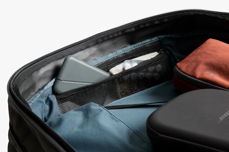 Transit Travel Pack Pro 30–38L | Professional Travel