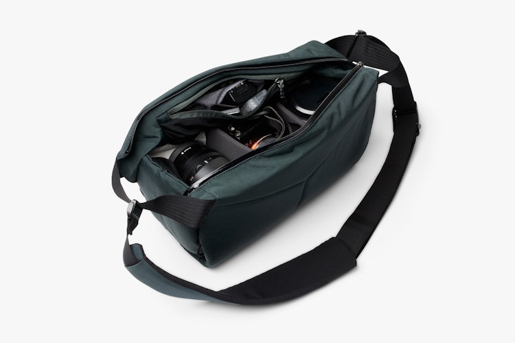 bellroy Venture Sling 10Lカメラエディション ブラック Venture Camera Sling 10L | Easy Access Photography Bag | Bellroy