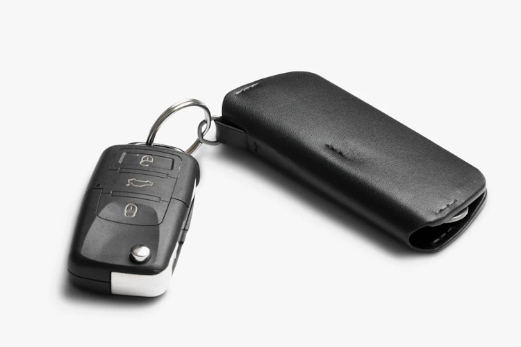 bellroy key wallet Classic Set: Hide & Seek Wallet & Key Cover Bundle