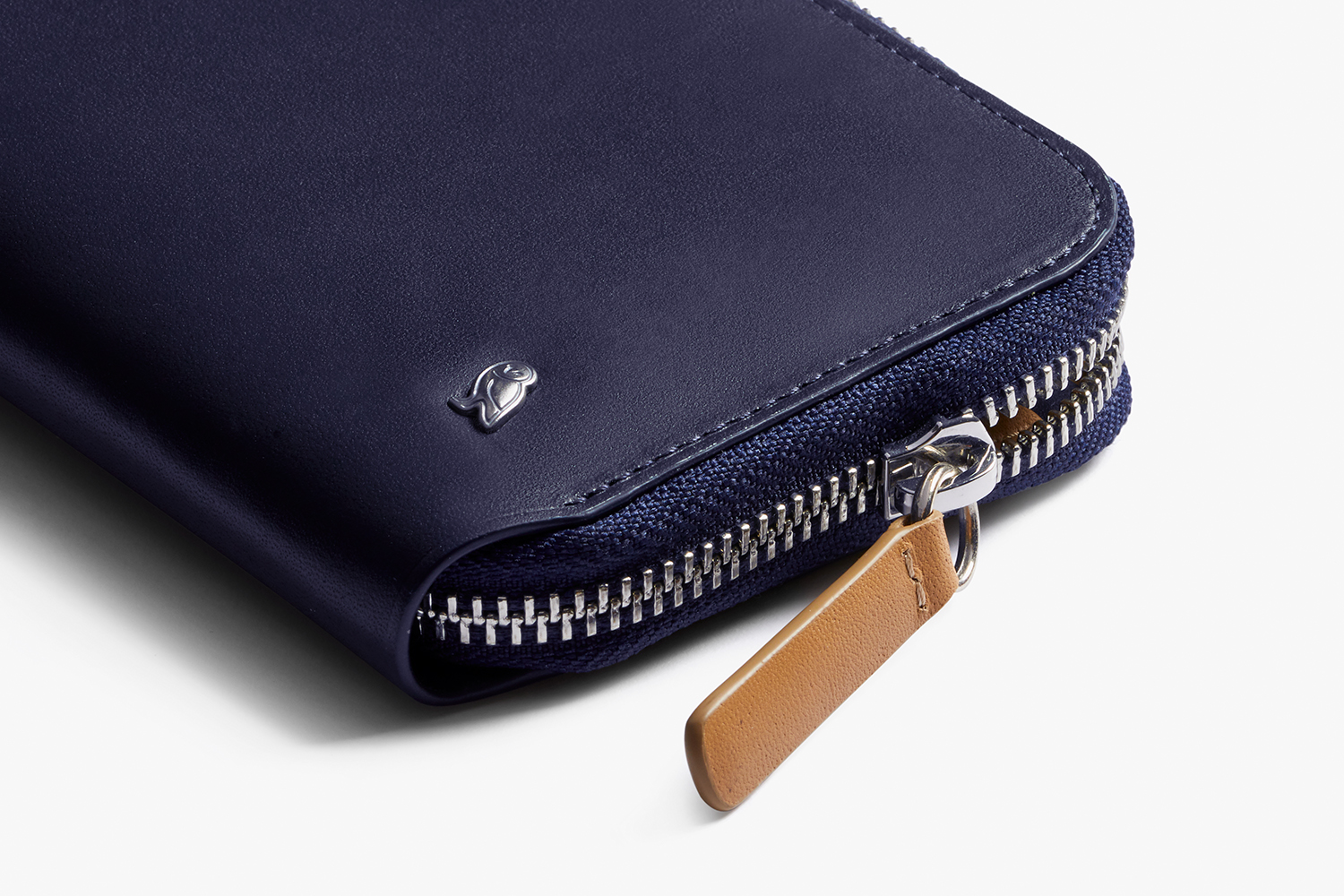 Folio Leather Zip Folio Wallet for Men and Women Bellroy