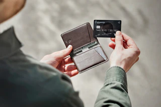 Slim Sleeve – Premium Edition | Refined slim leather billfold