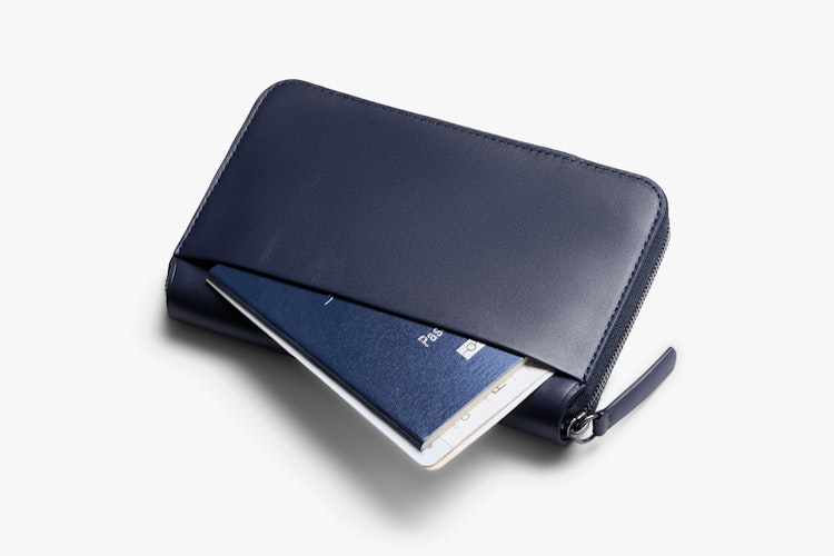 Bellroy ベルロイ パスポートケース Travel Folio Travel Folio | Zip Leather Passport Holder for Travel | Bellroy